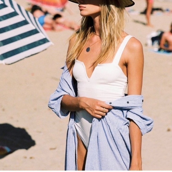 𝅺free People Pippa V-Wire Bodysuit / Ivory - Picture 2 of 10